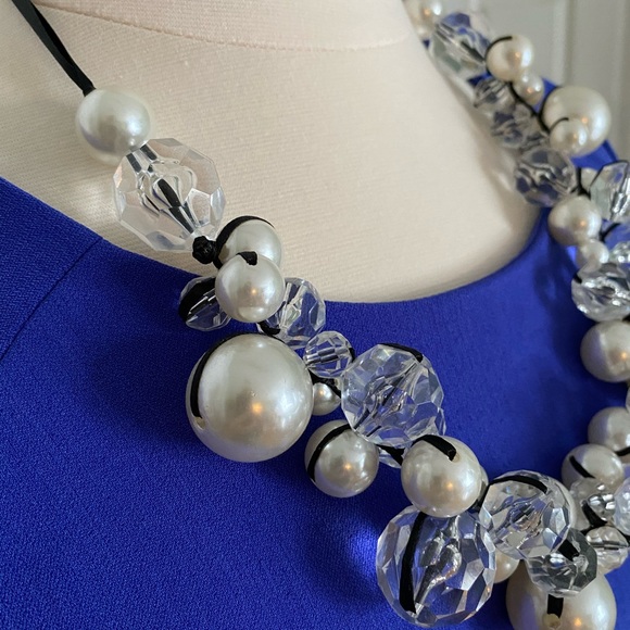 Dress Barn - Black and White Lucite Necklace - Picture 2 of 3